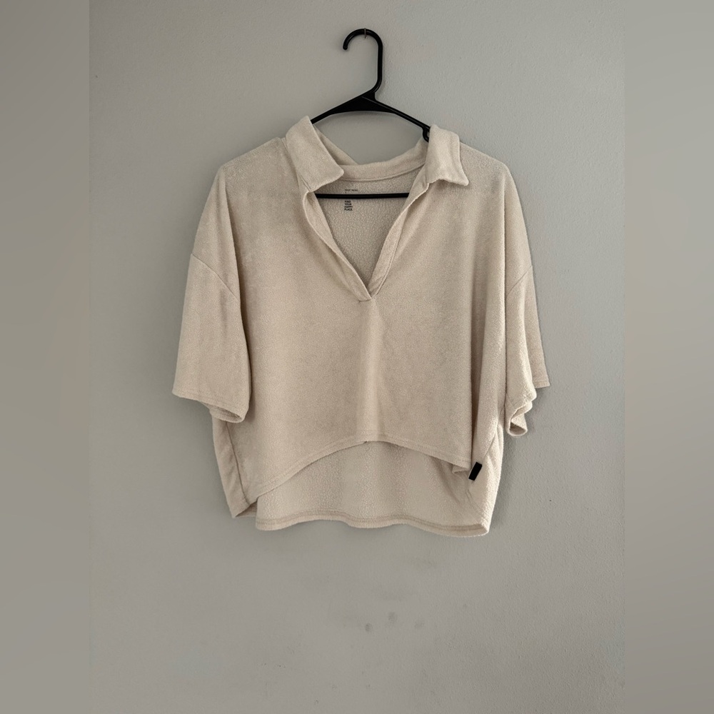 GILLY HICKS CROPPED SHIRT - BARELY WORN